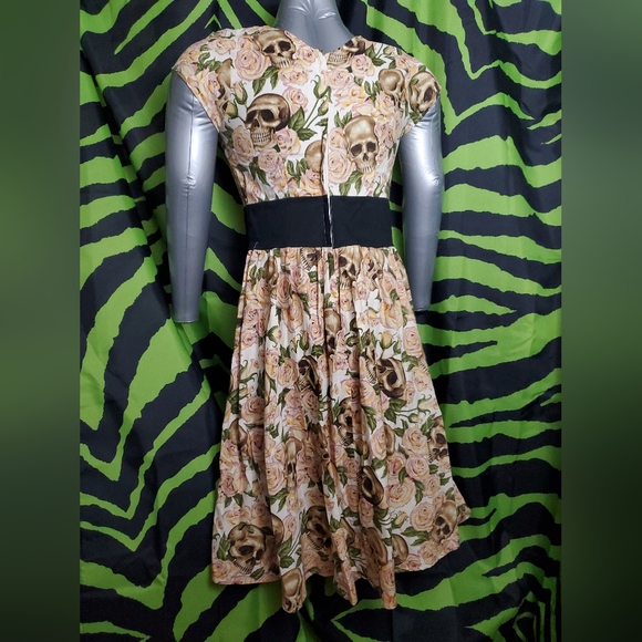 Folter/Modcloth Skull and flowers Dress, size Large - Picture 6 of 10